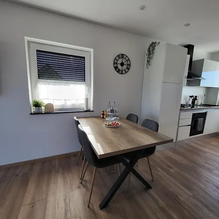 Nia Mit Sauna Und Whirlpool