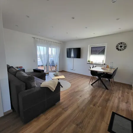 Nia Mit Sauna Und Whirlpool *